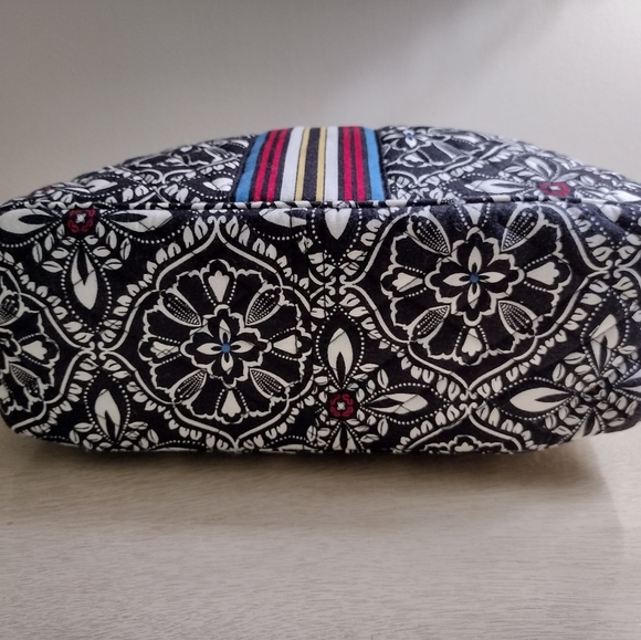 SOLD-Vera Bradley Barcelona Fall 2010 Lisa B Bag Opera Wallet BlackWhite Stripes - Picture 7 of 16
